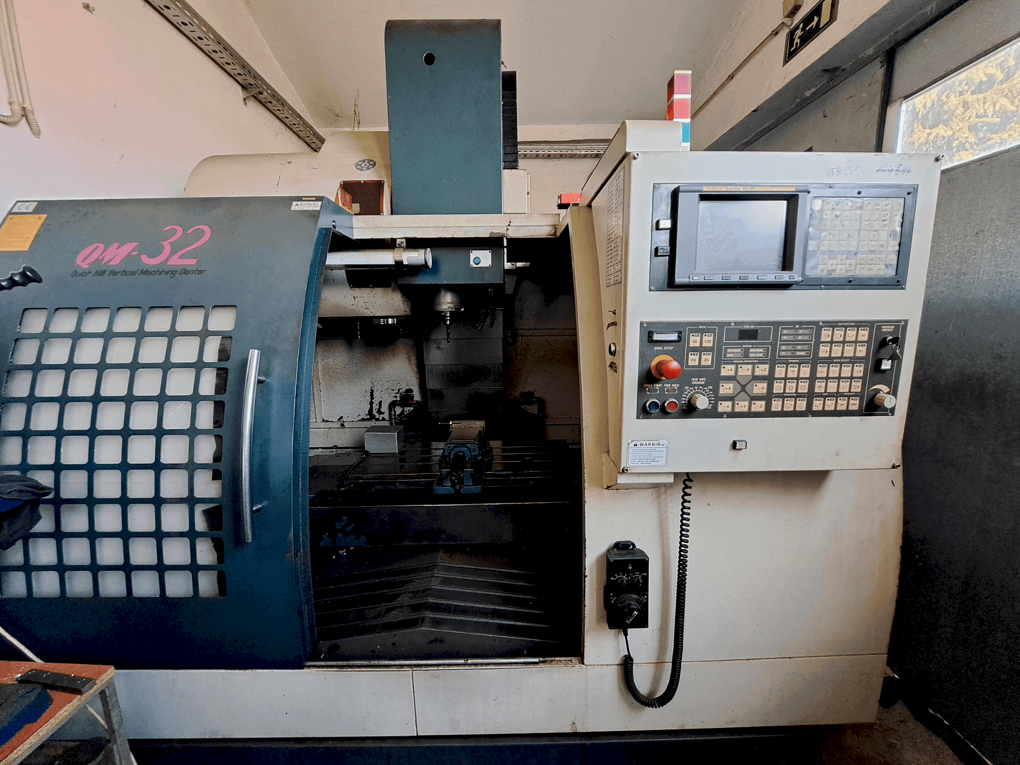 A Feeler QM-32  gép elölnézete