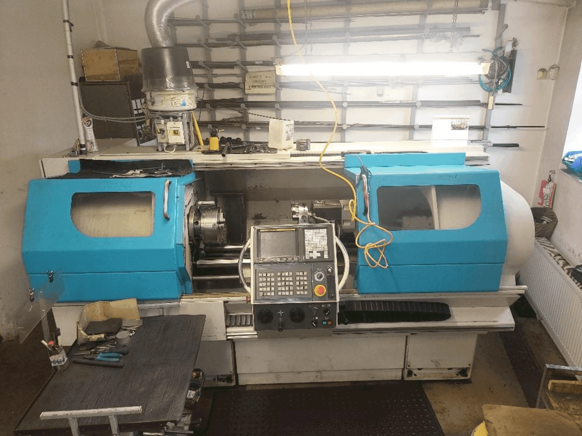 A 600 Lathes Multiturn 2000  gép elölnézete