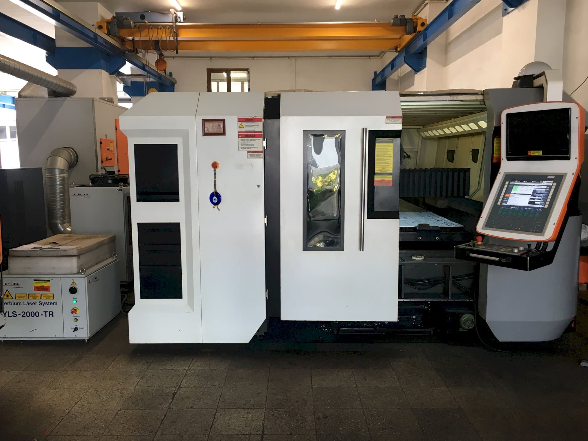 A ERMAKSAN FIBERMAK Momentum Gen-3  gép elölnézete