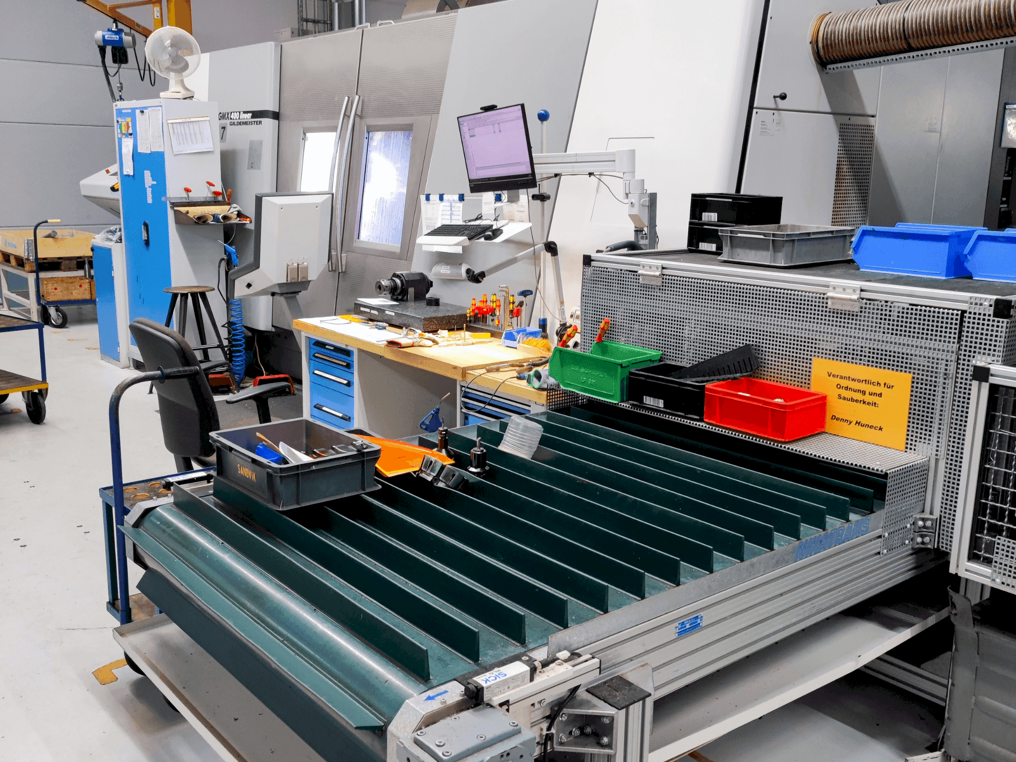 A DMG GMX 400l Stange  gép elölnézete