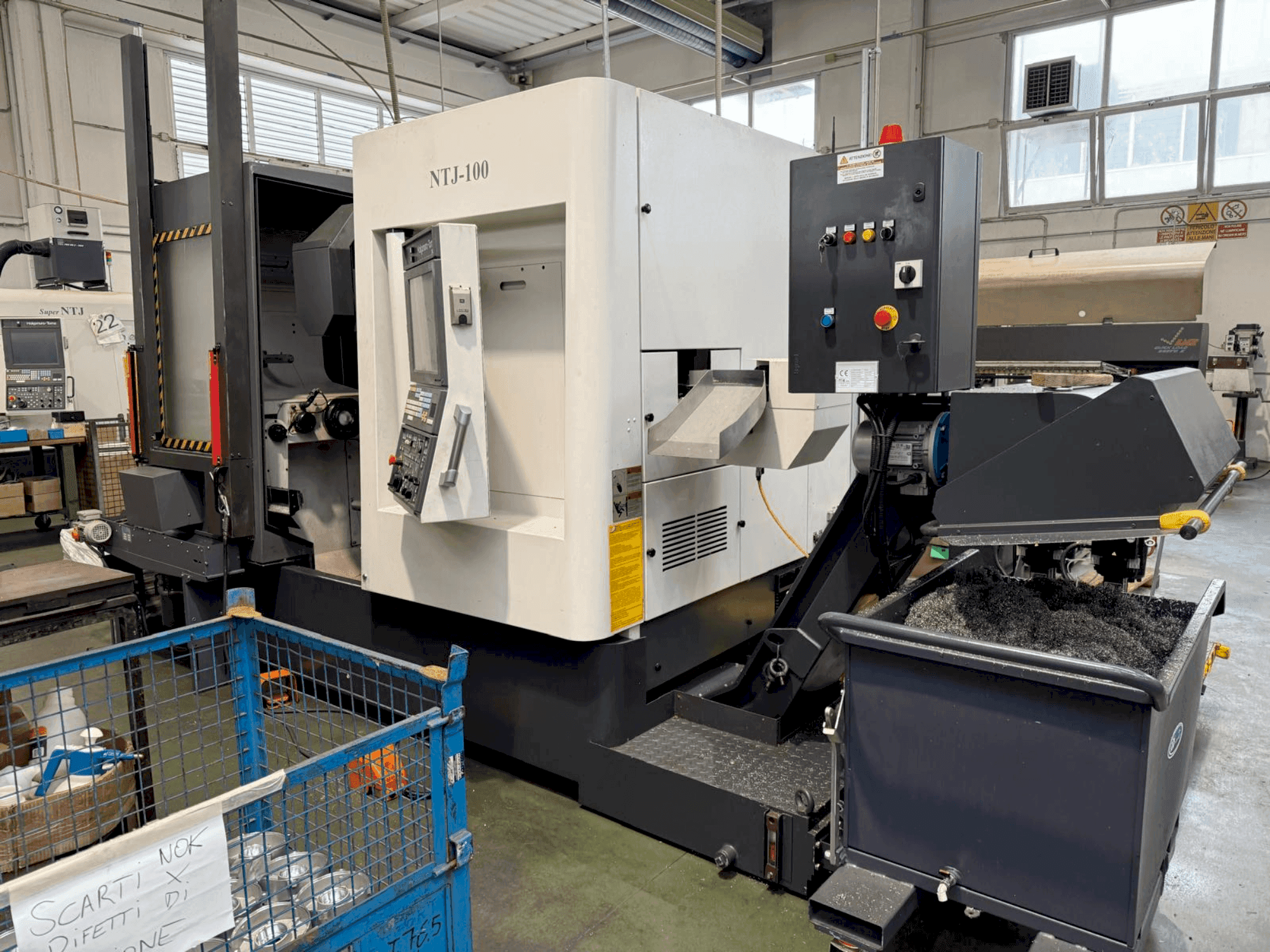 A NAKAMURA Super NTJ100  gép elölnézete