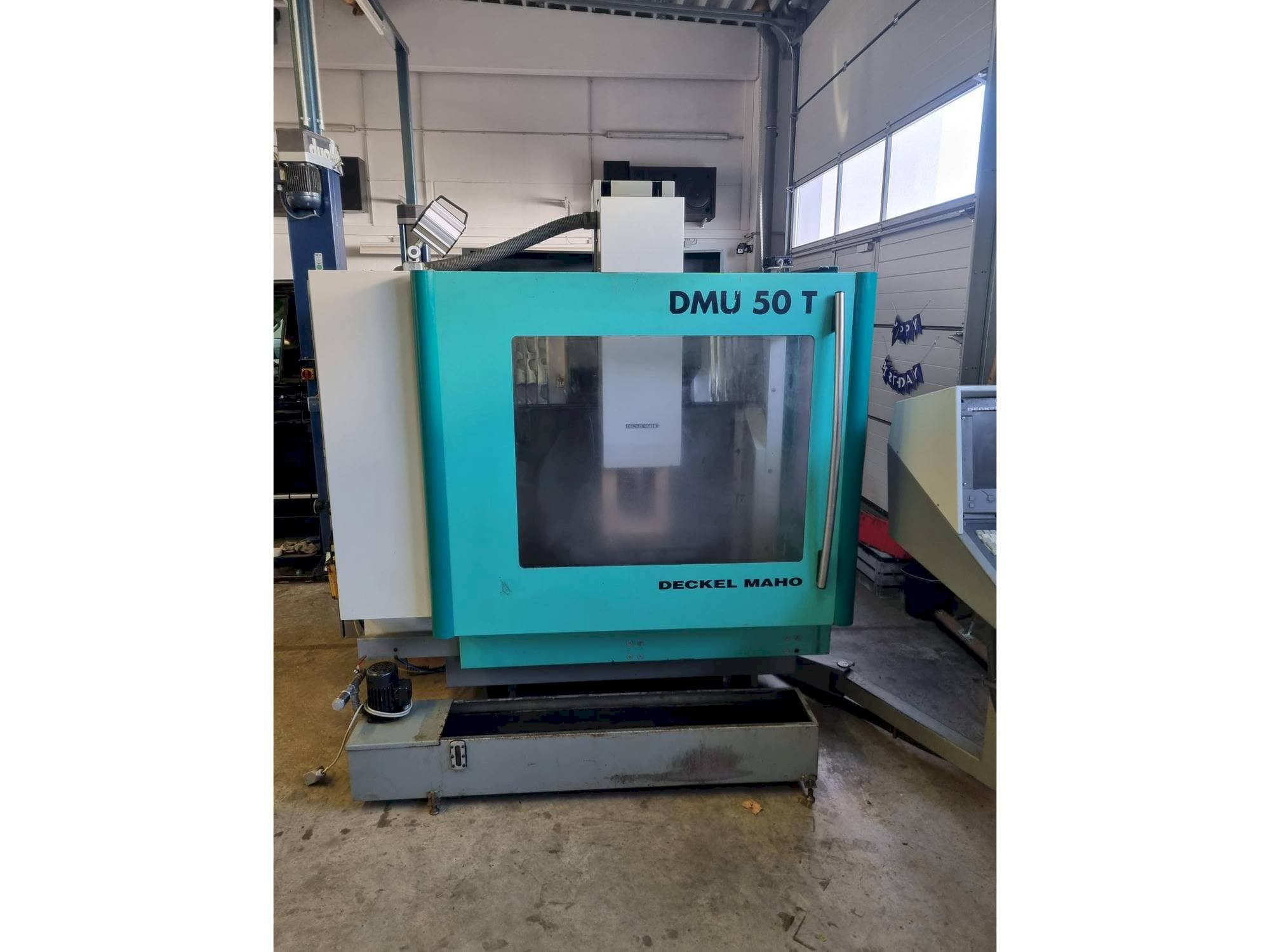 A DECKEL MAHO DMU 50 T  gép elölnézete