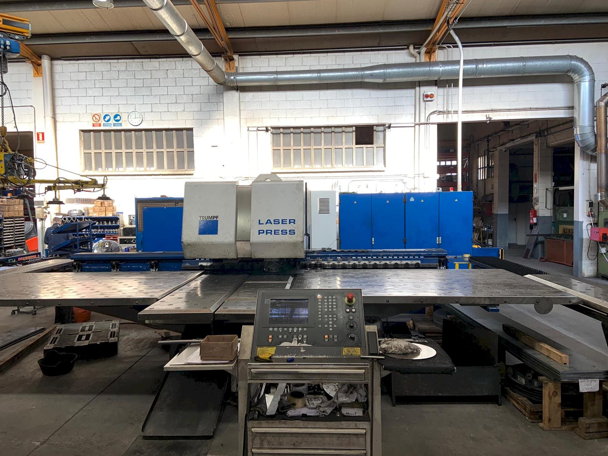 A Trumpf Trumatic 600 L  gép elölnézete