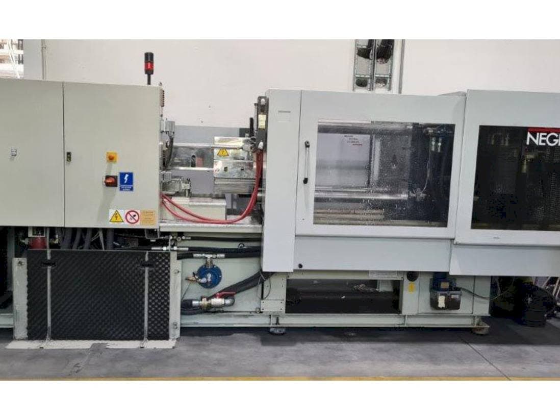 A Negri Bossi V210  gép elölnézete