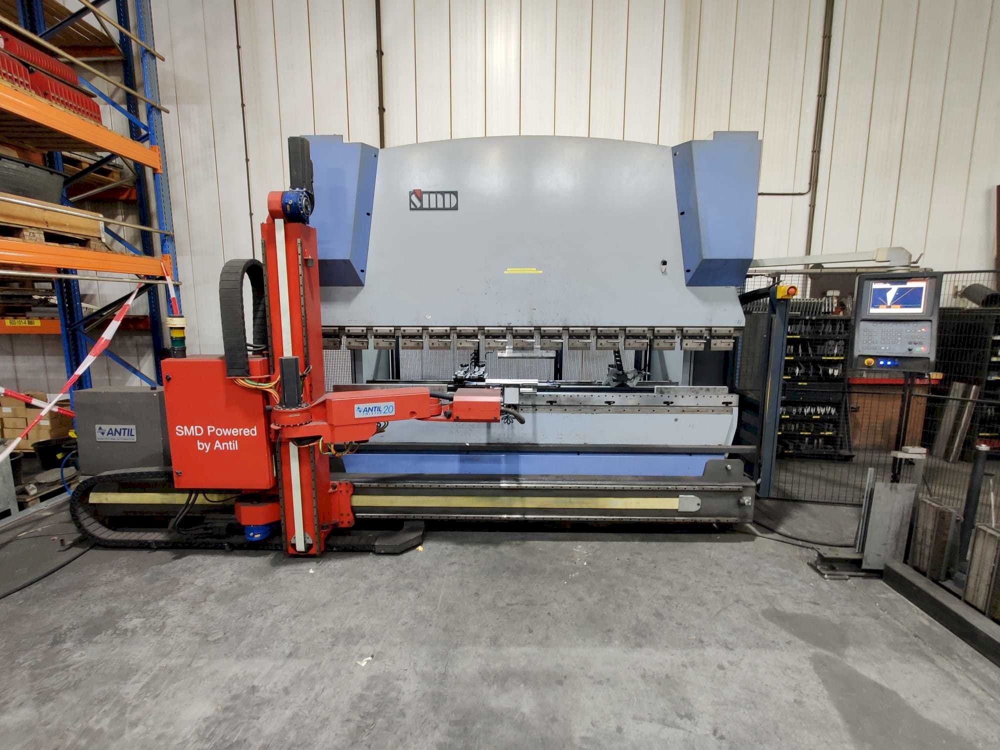 A SMD PBH 110-3100-4C  gép elölnézete