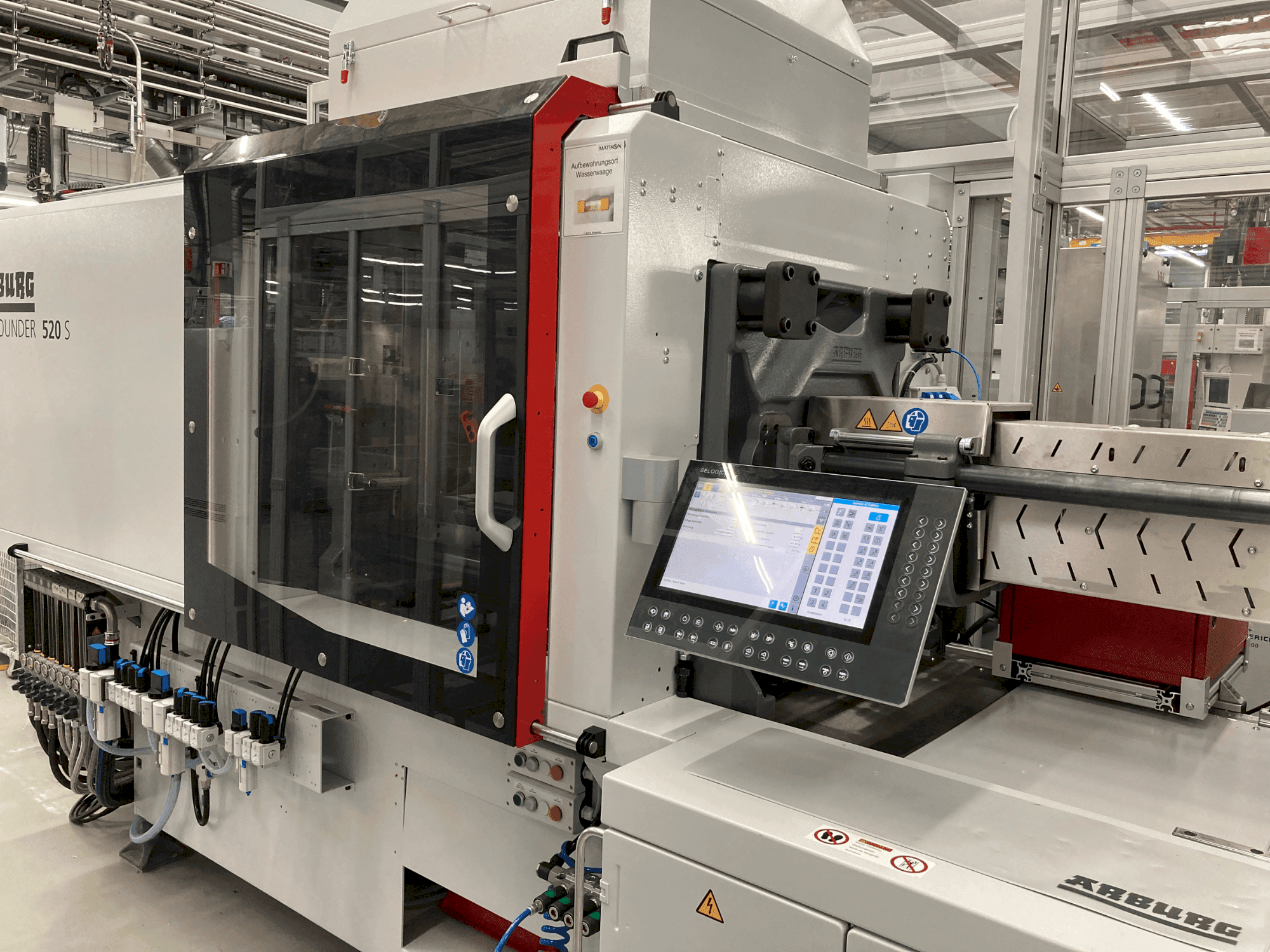 A Arburg Allrounder 520 S 1600-400  gép elölnézete