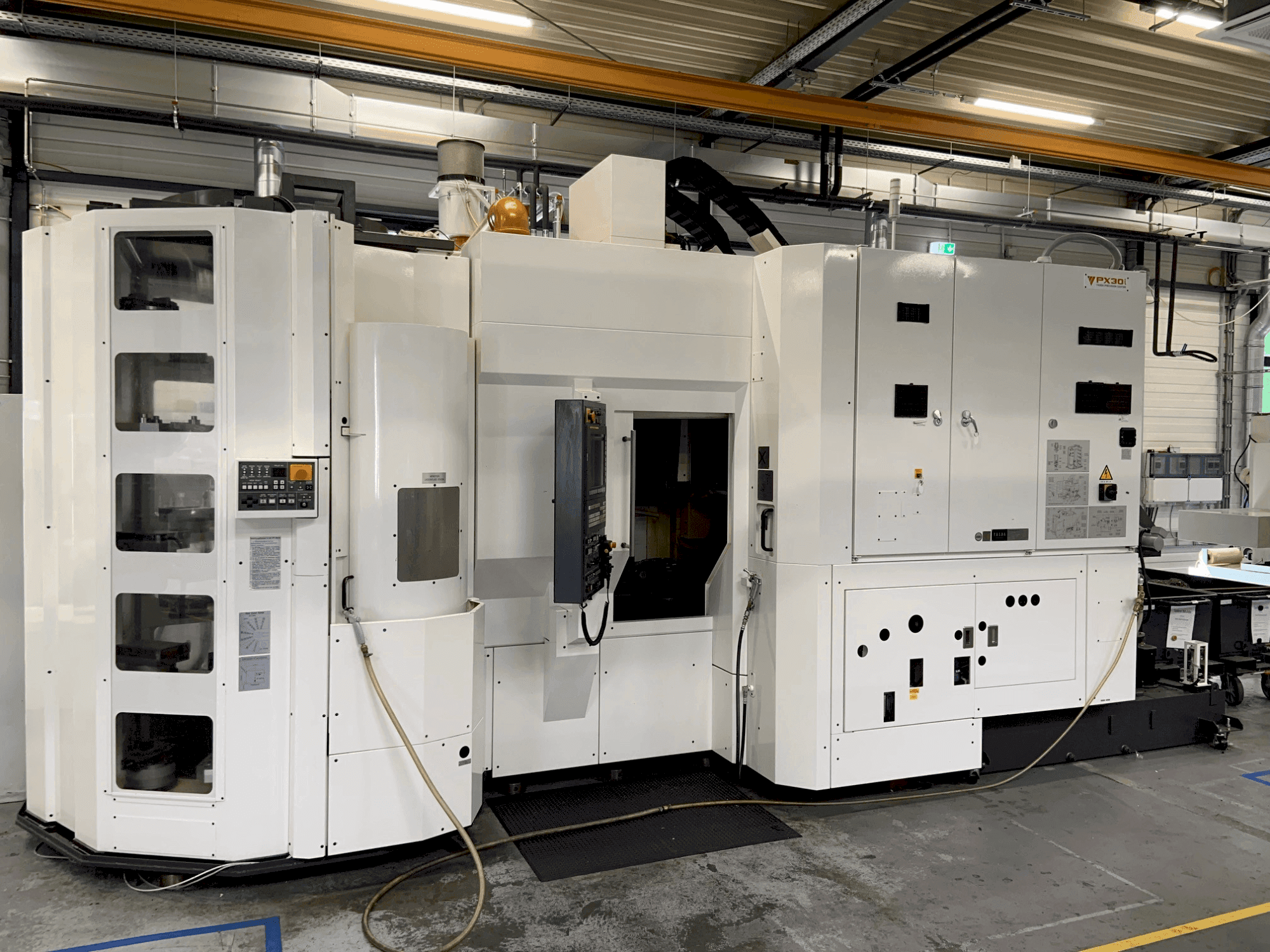 A YASDA Px30i  gép elölnézete