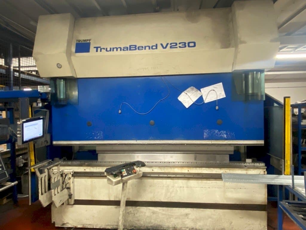 A Trumpf TrumaBend V230 gép elölnézete