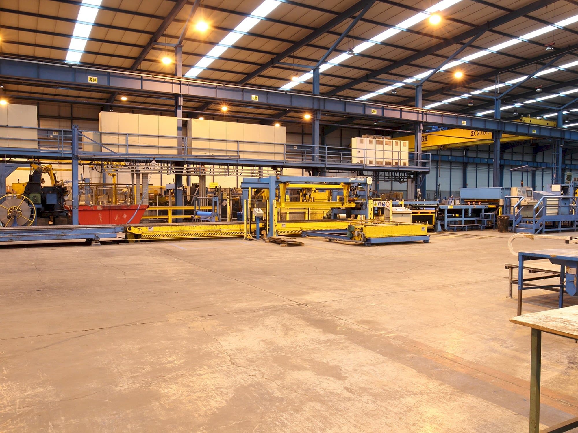 A ATHADER J23  gép elölnézete