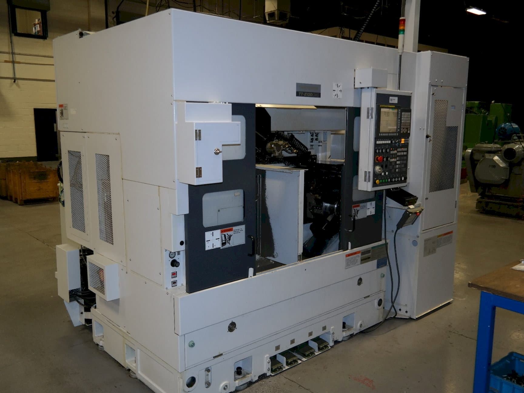 A Takisawa TT2100CMGA  gép elölnézete