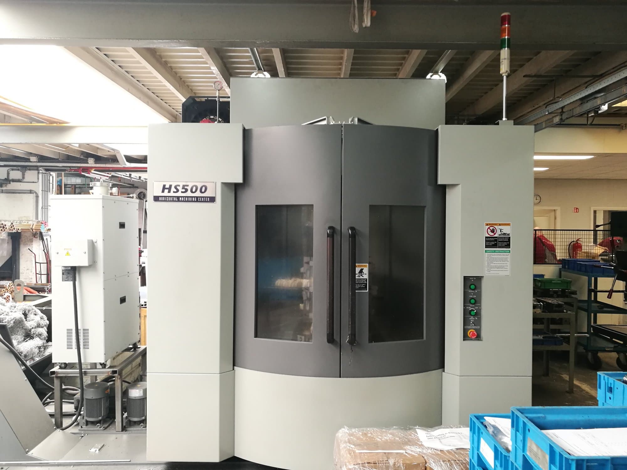 A Hyundai Kia HS500  gép elölnézete