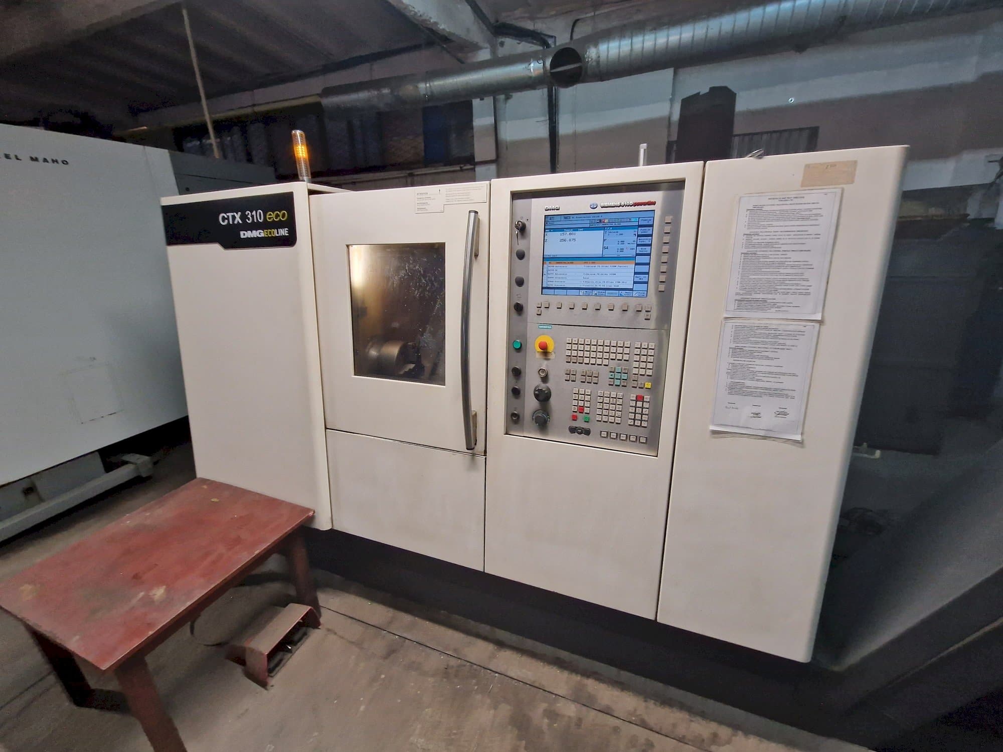 A DMG CTX 310 gép elölnézete