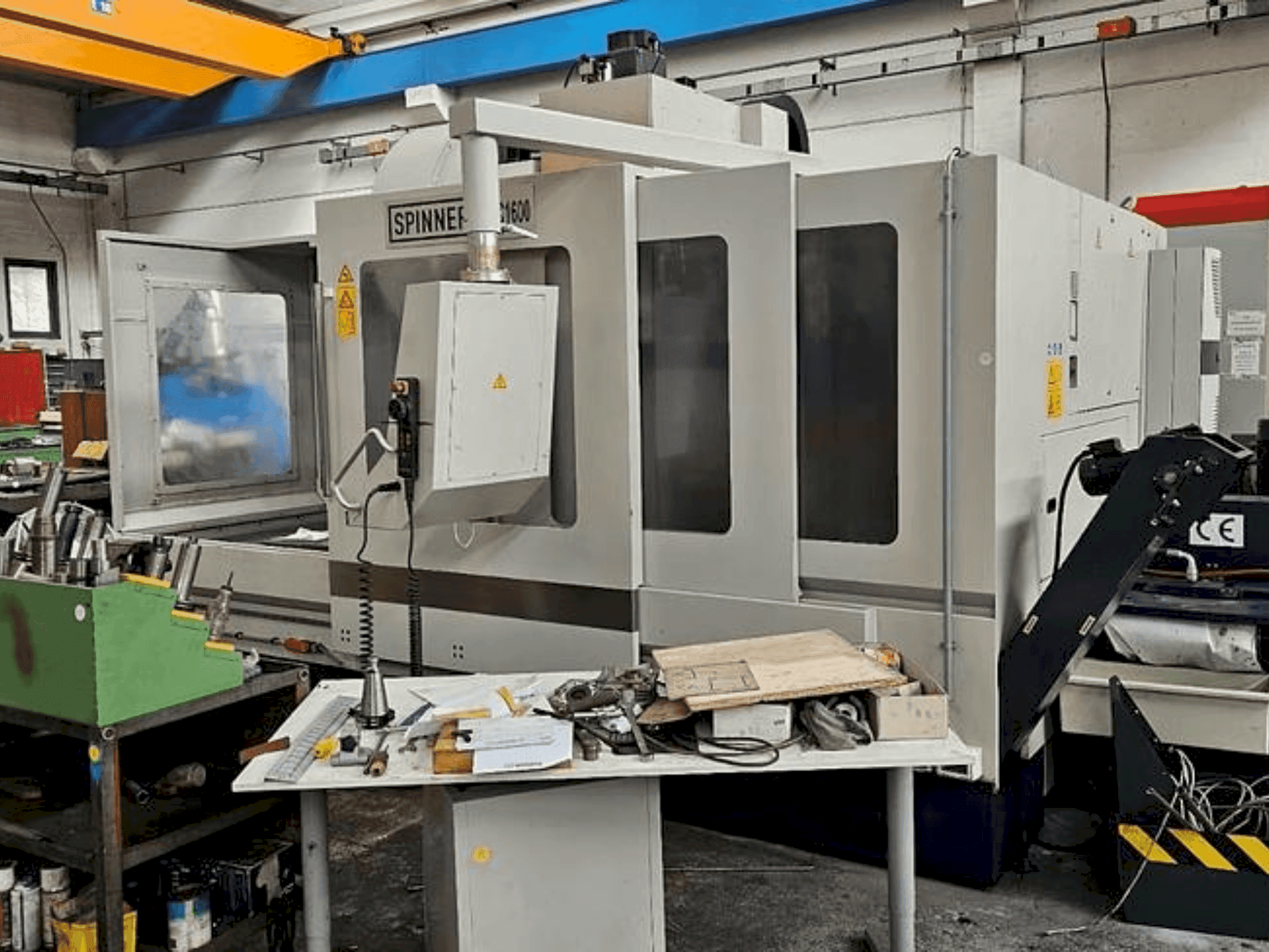 A SPINNER MVC 1600-N  gép elölnézete