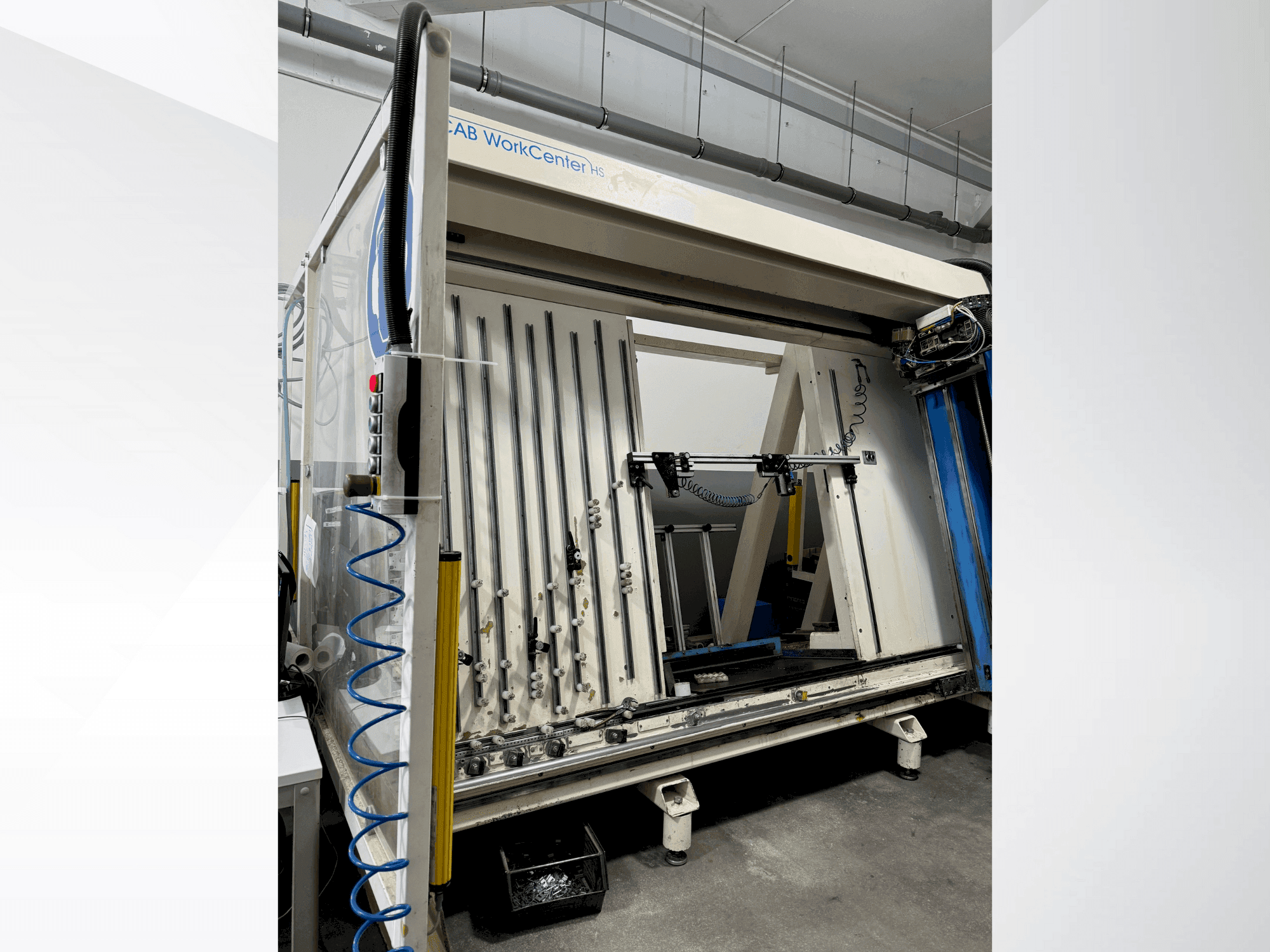 A STEINHAUER eCAB workCenter HS  gép elölnézete