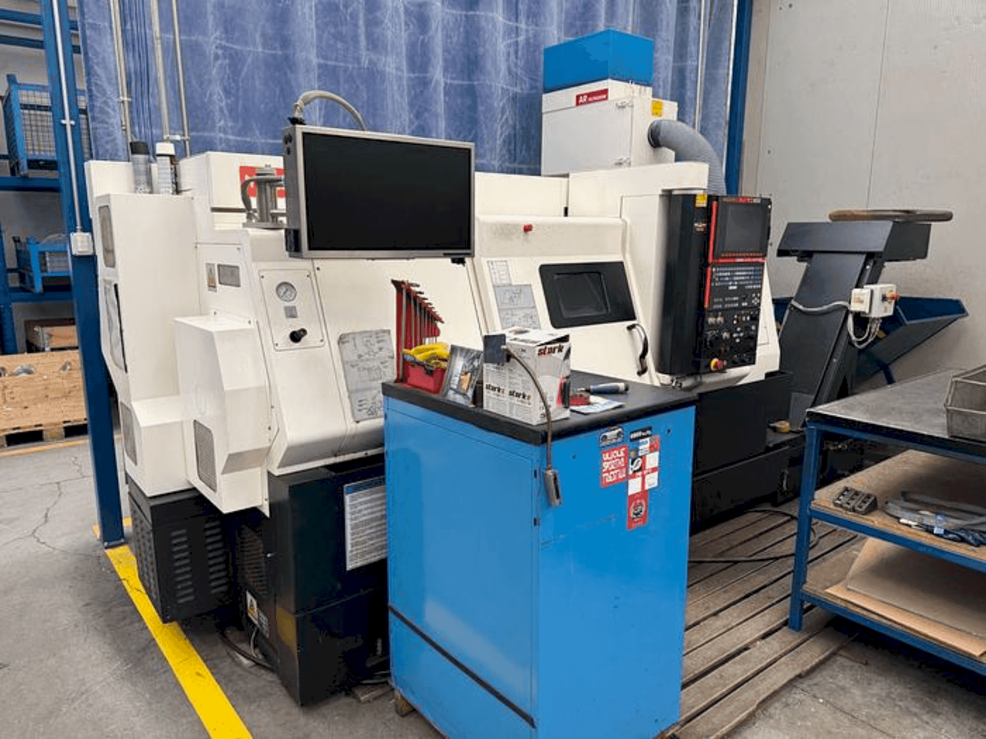 A Mazak QTN 250 M X 1000  gép elölnézete