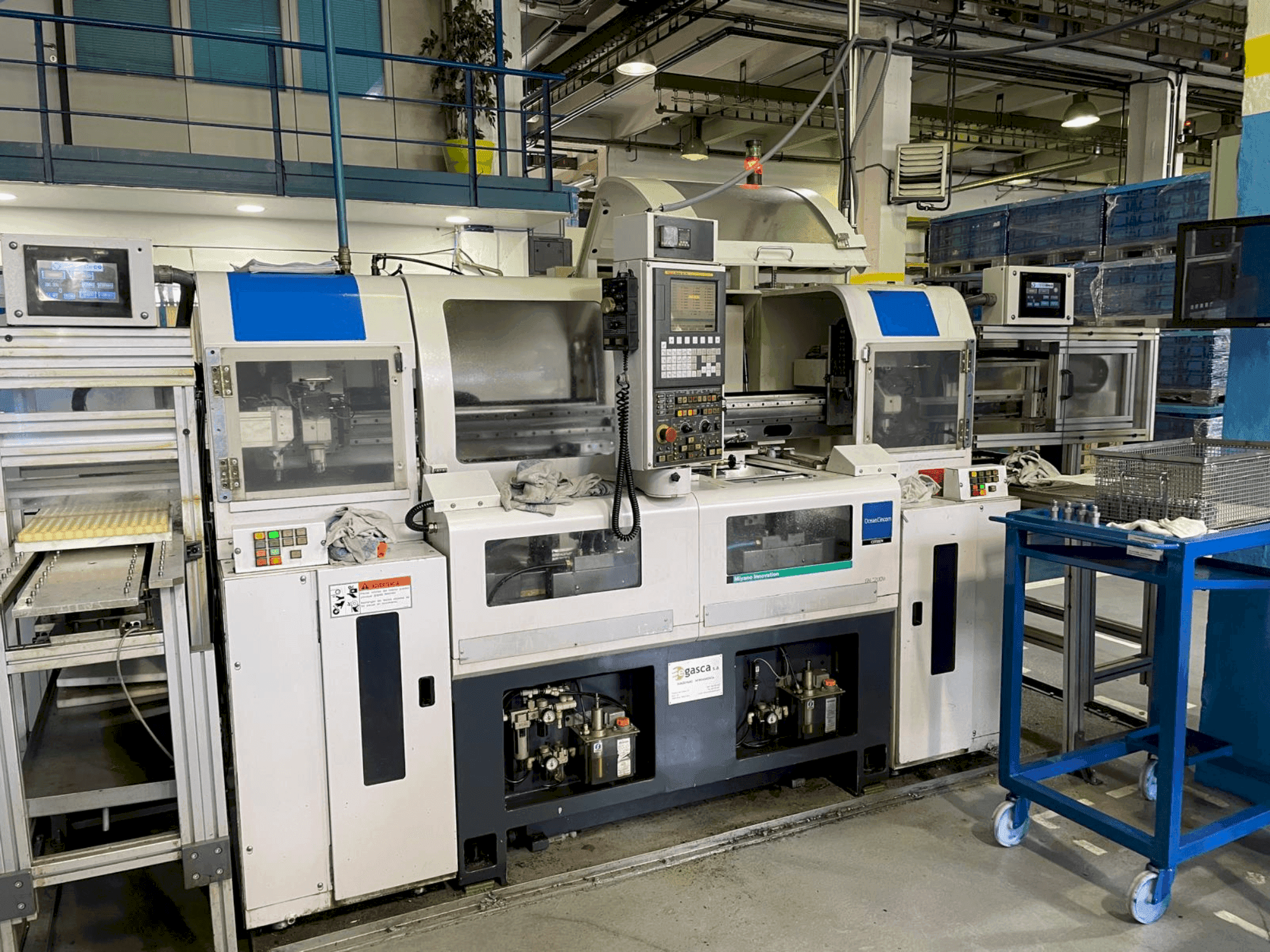 A Miyano GN-3200W  gép elölnézete