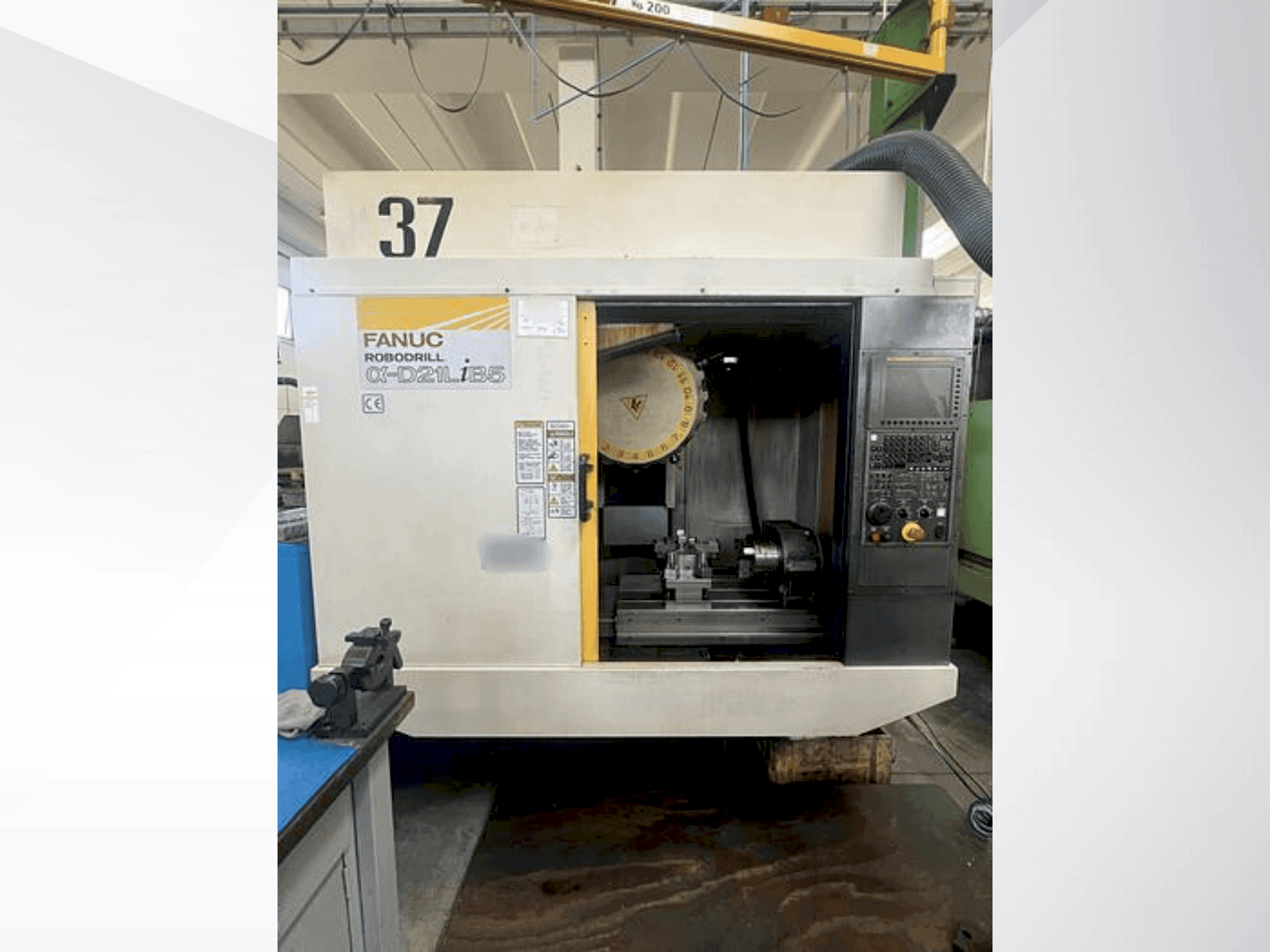 A FANUC Robodrill Alpha-D21LiB5  gép elölnézete