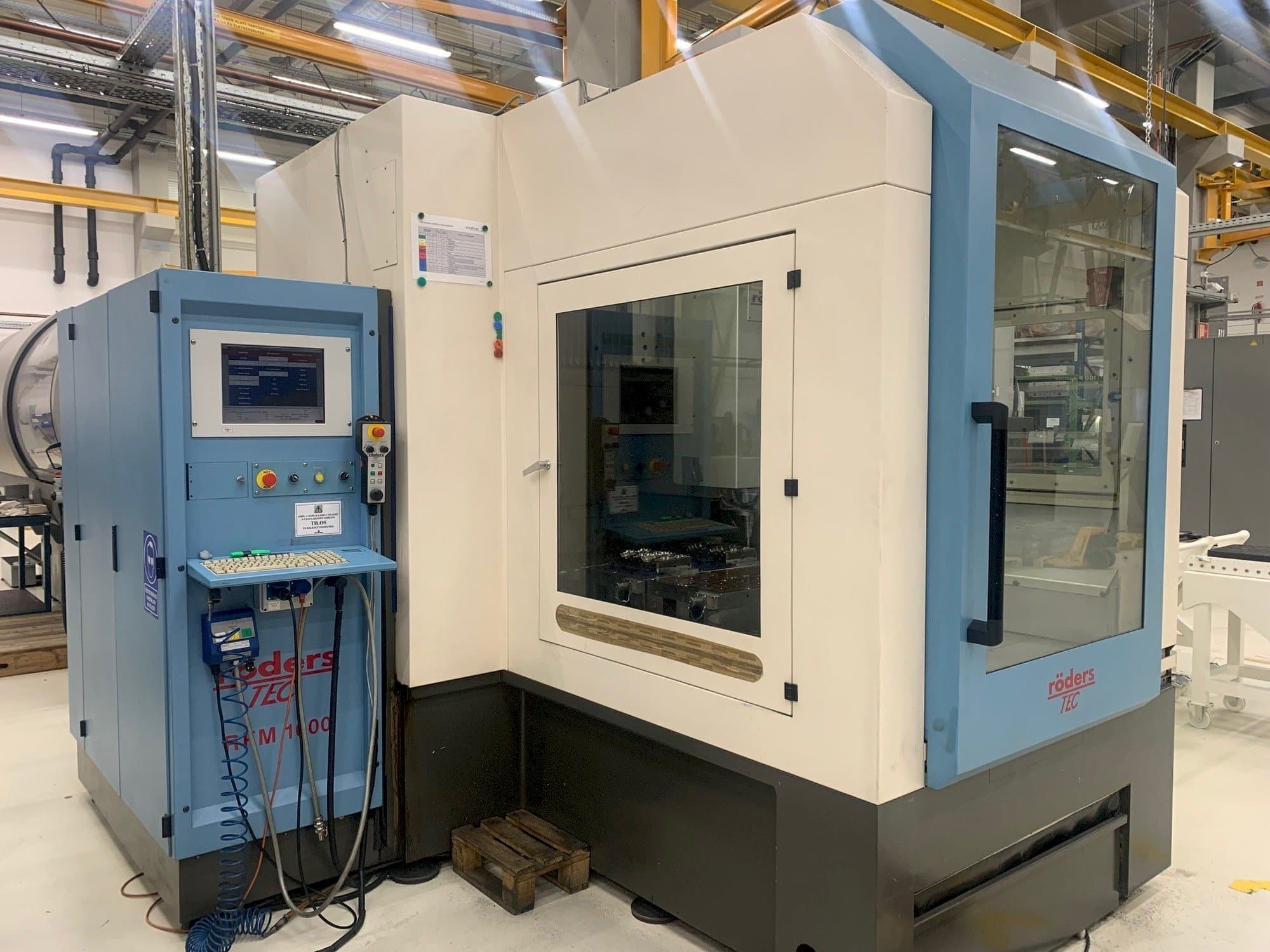 A Roders RFM 1000-2  gép elölnézete