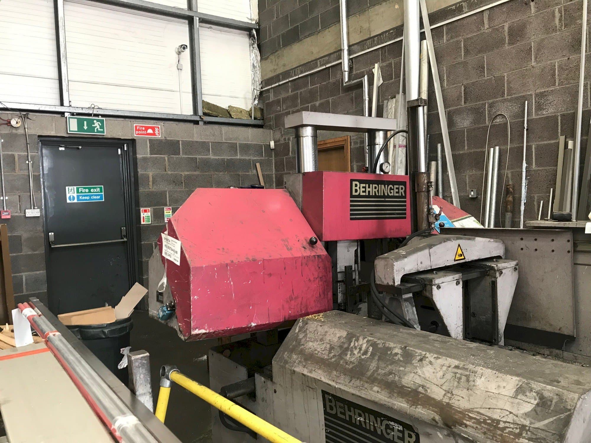 A Behringer HBP303A  gép elölnézete