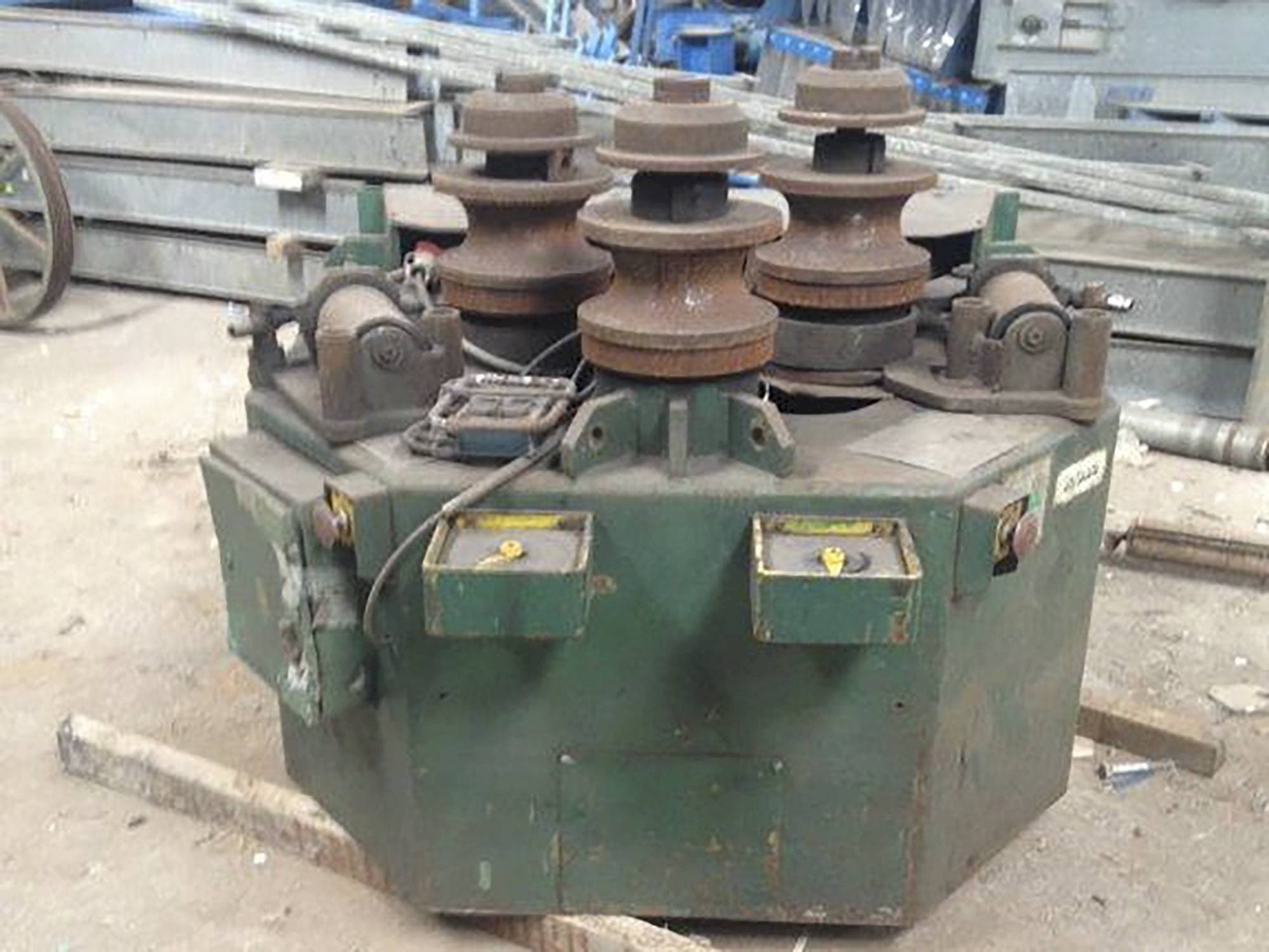 A ROUNDO R-5 gép elölnézete