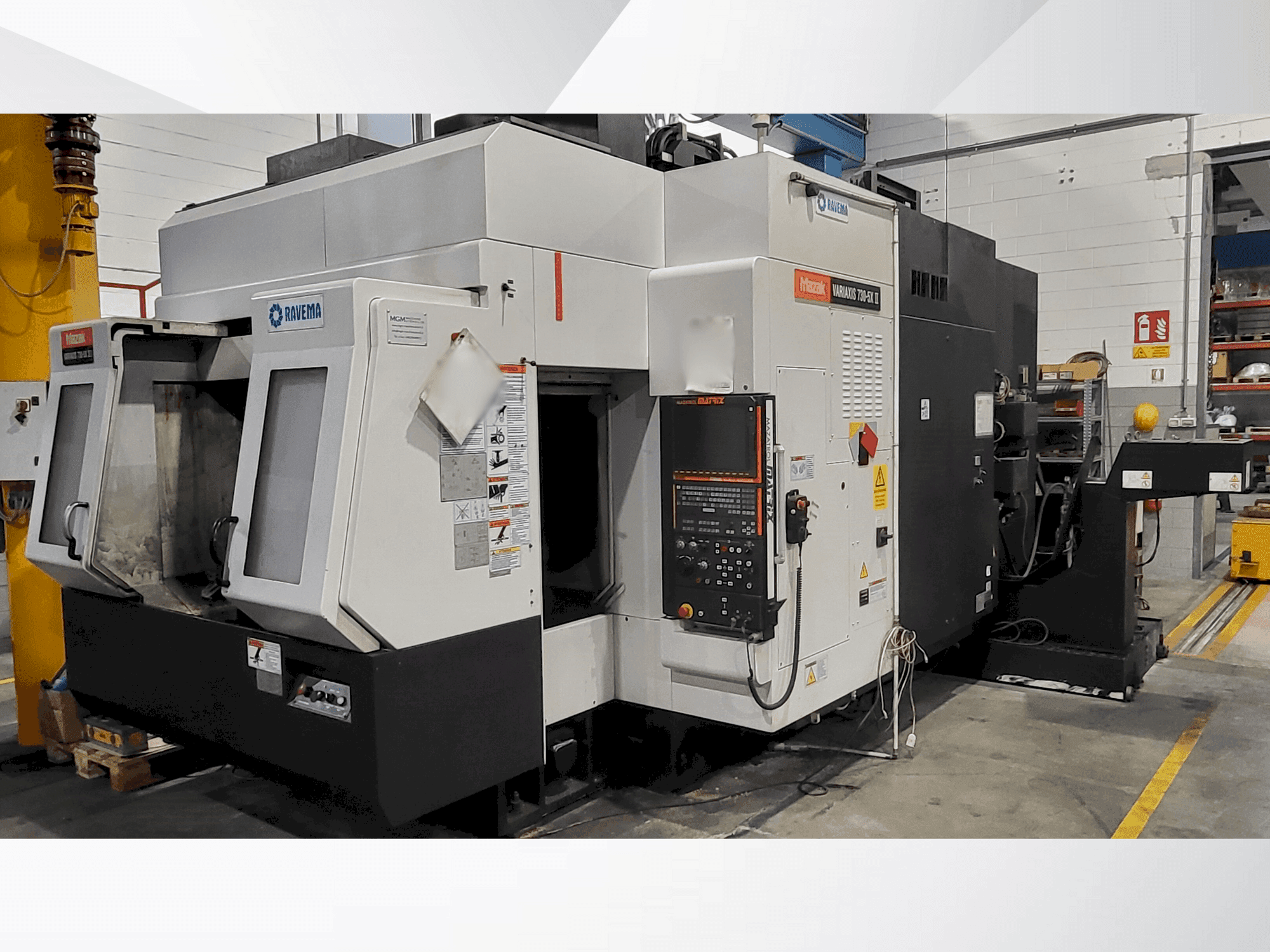 A Mazak VARIAXIS 730 II 5X  gép elölnézete