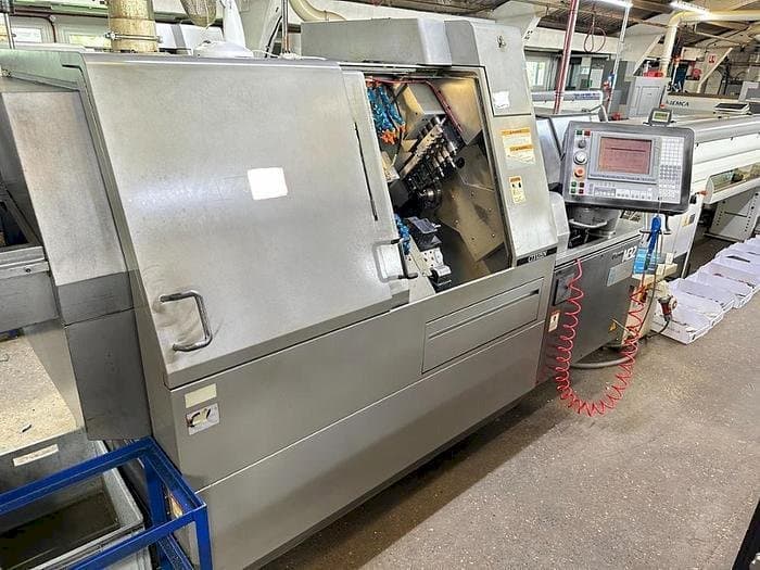 A Citizen M32 III  gép elölnézete