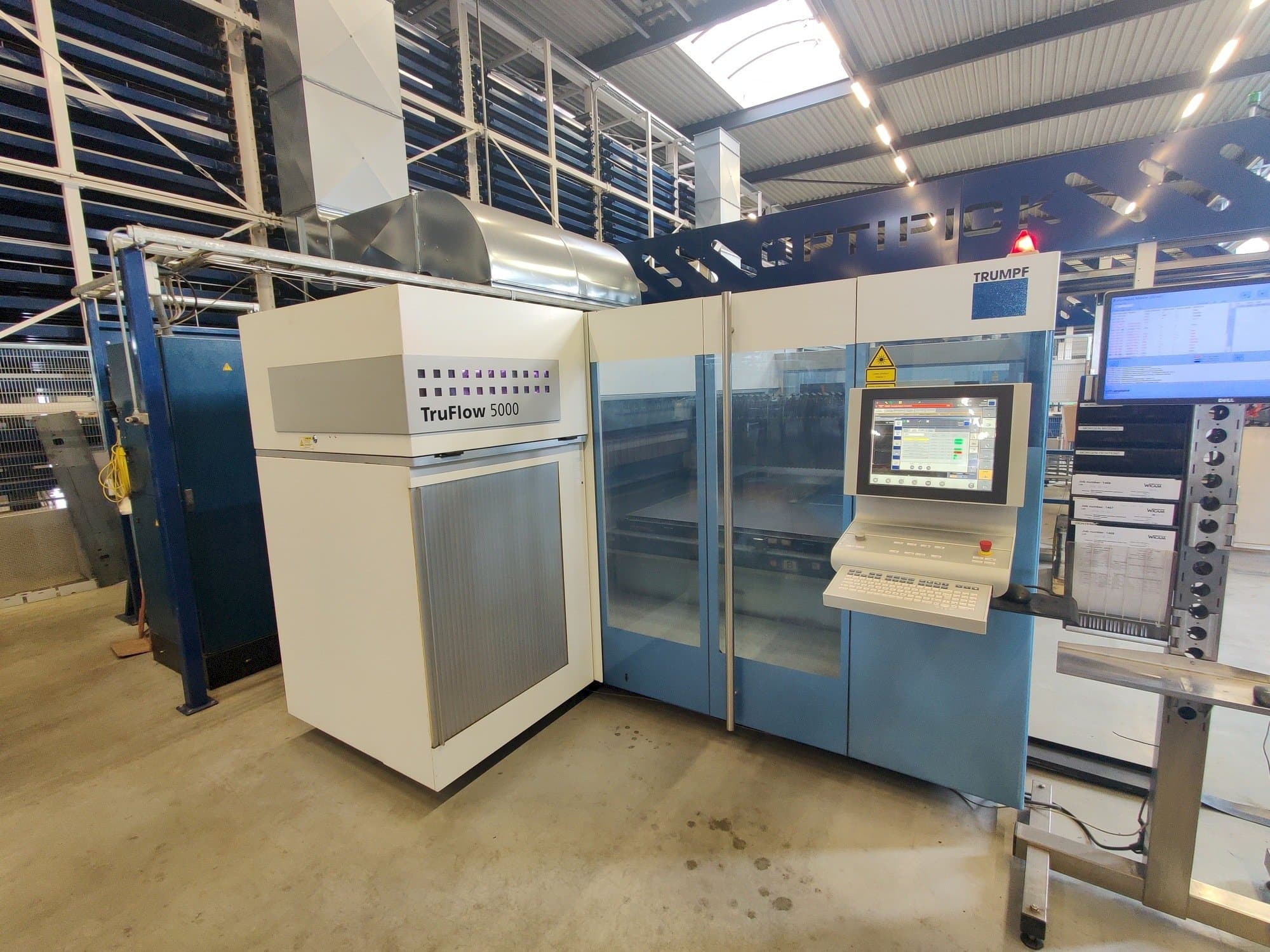 A Trumpf TruLaser 3030  gép elölnézete