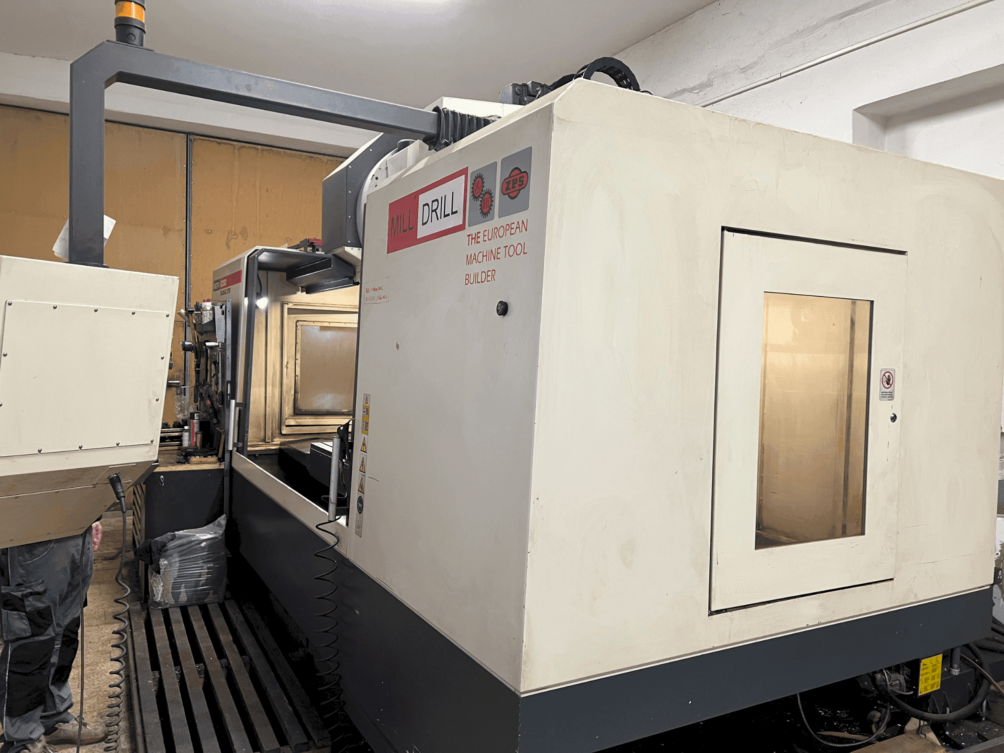 A TAJMAC-ZPS MCFV 2080  gép elölnézete