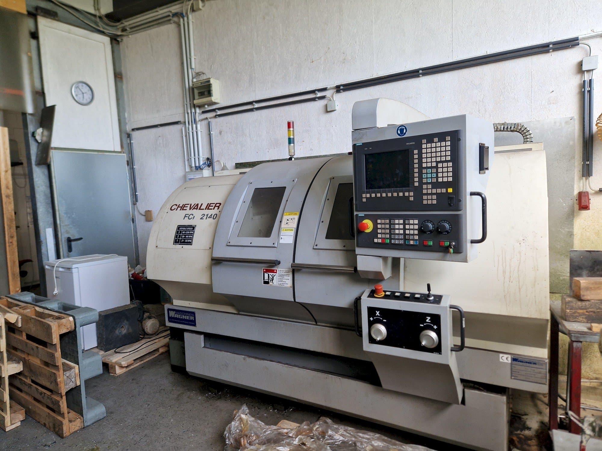 A Chevalier FCL 2140 S  gép elölnézete