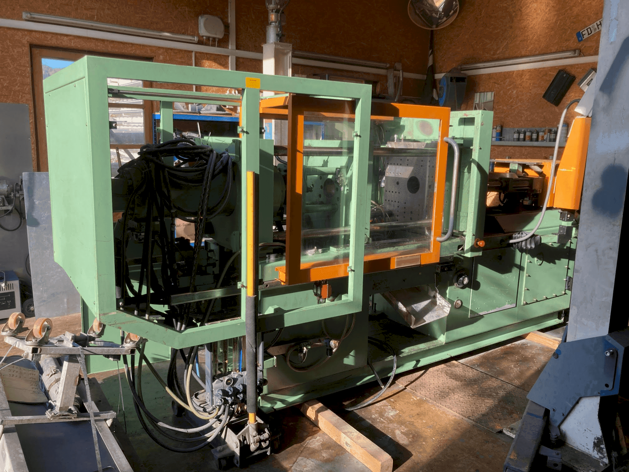 A FERROMATIK K75-S  gép elölnézete