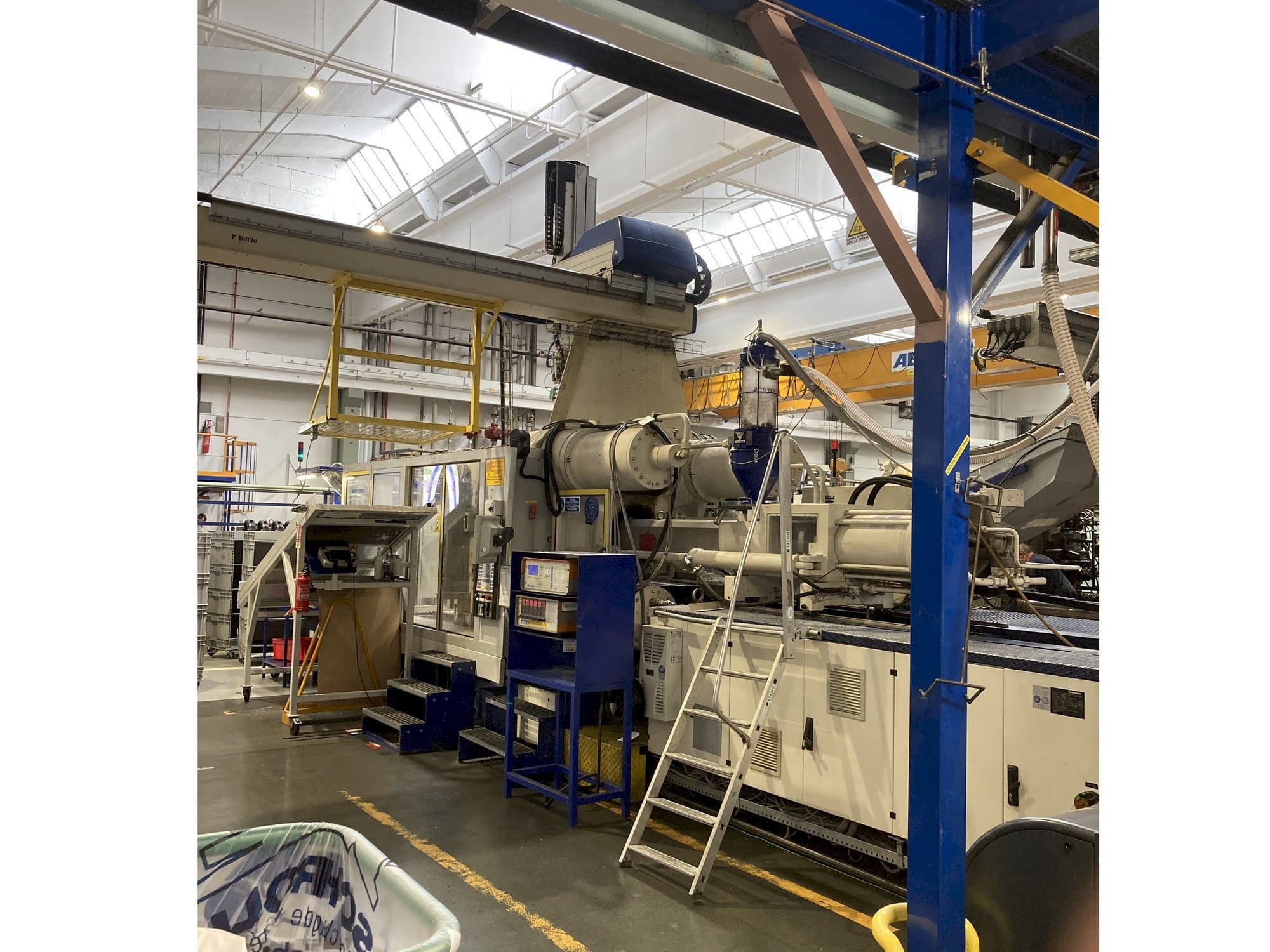 A Krauss Maffei 650 – 2700 C1  gép elölnézete