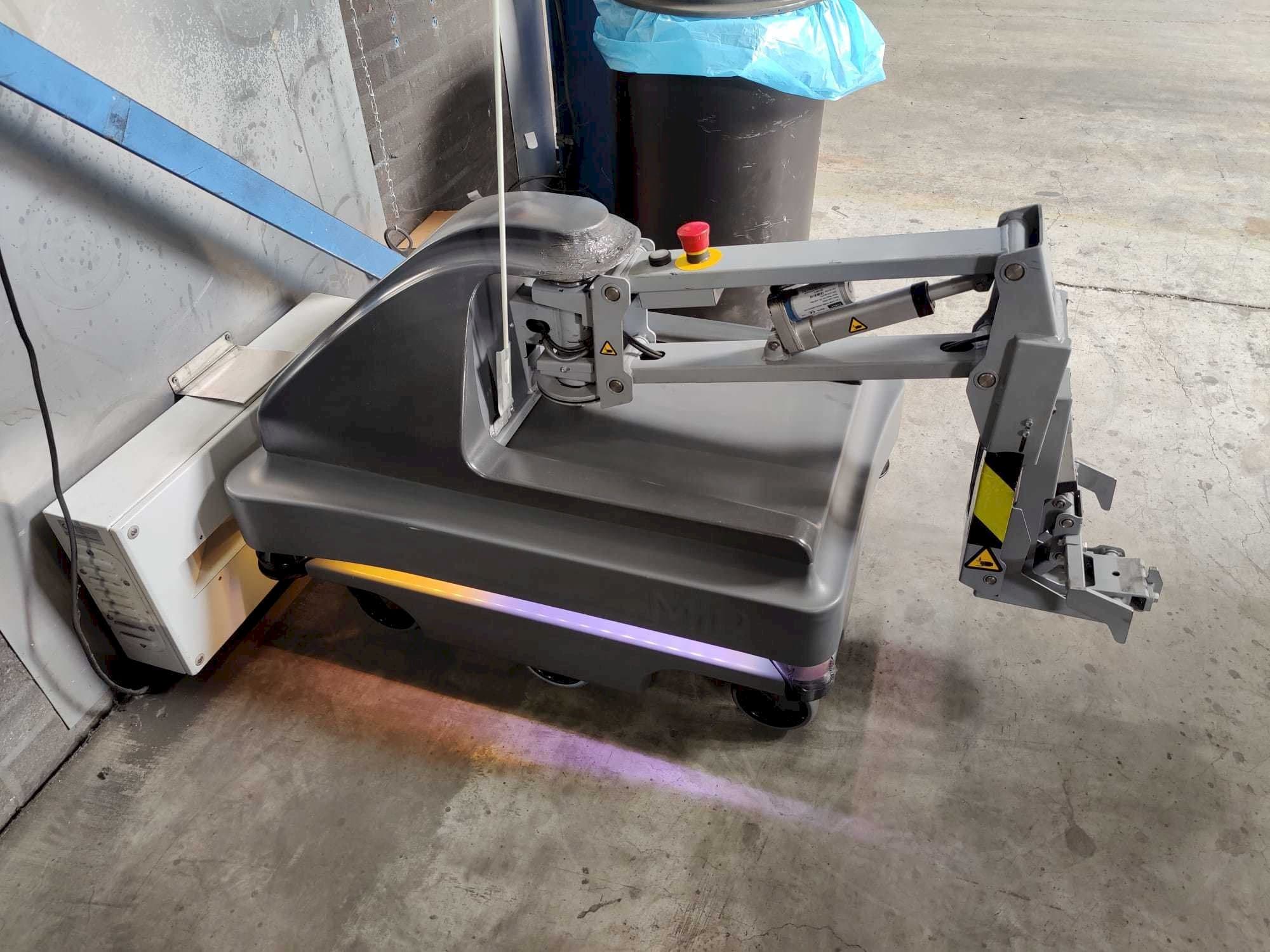 A MIR 200  gép elölnézete