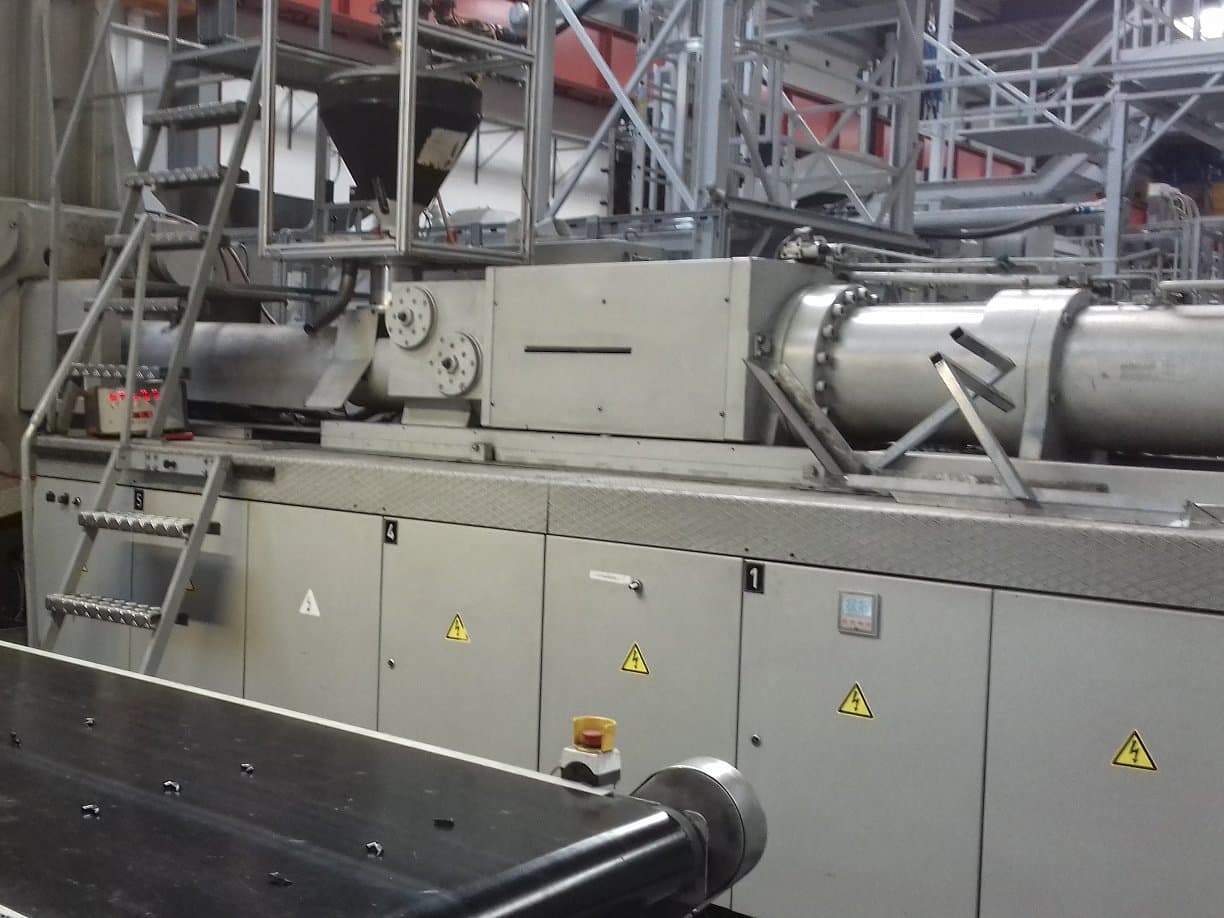 A Krauss Maffei 650-4350 BM  gép jobb oldali nézete