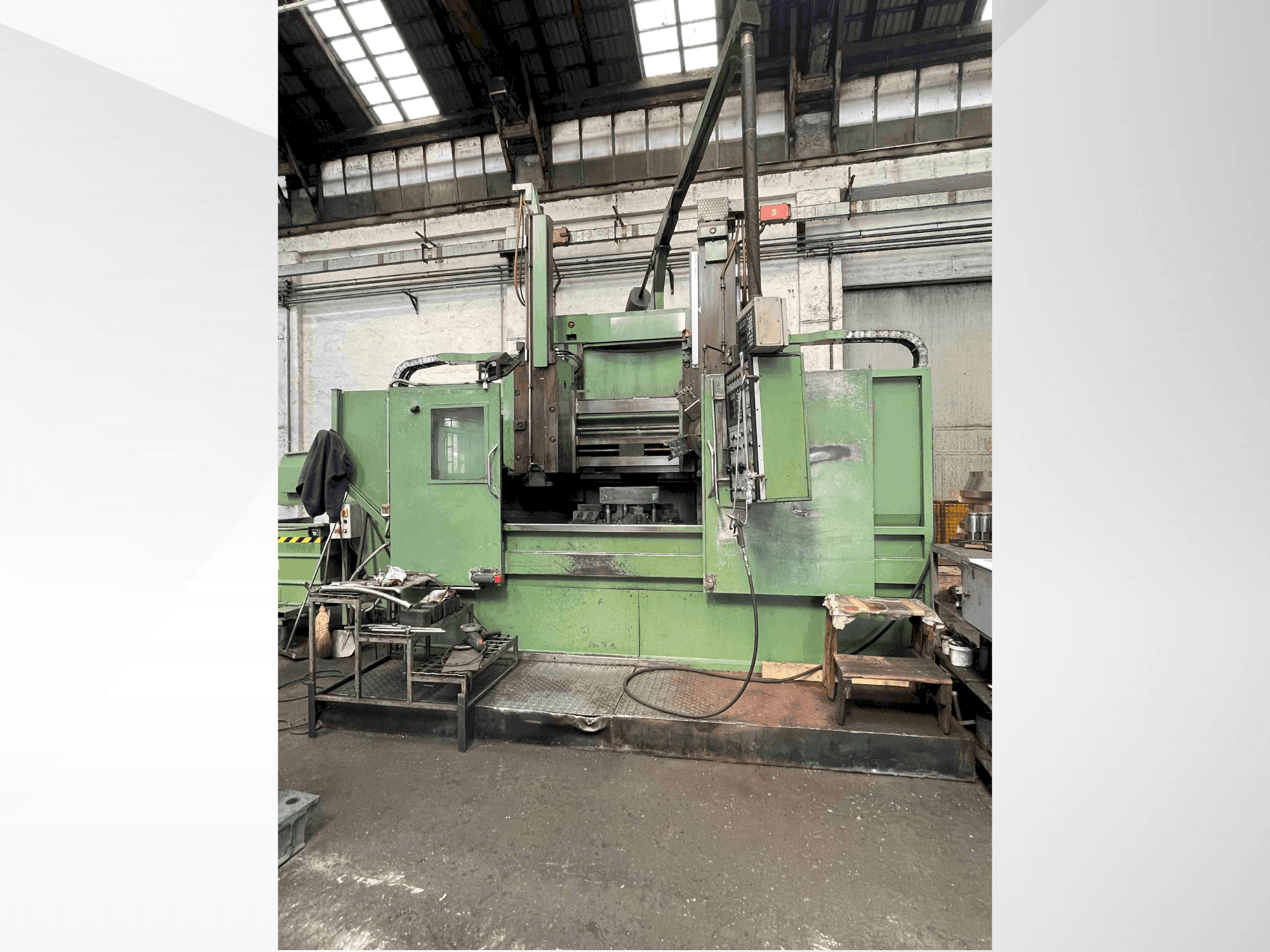 A MORANDO VS 12  gép elölnézete