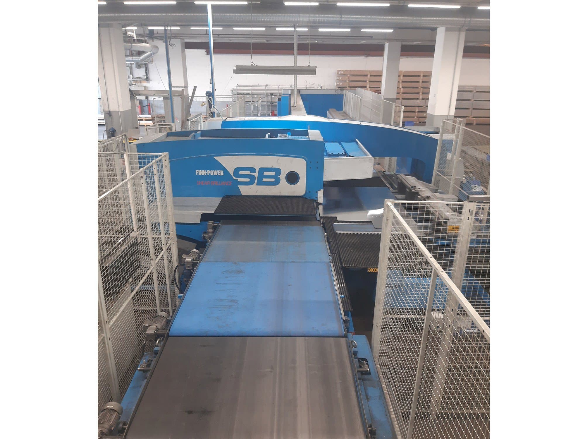 A Prima Power SB8  gép elölnézete