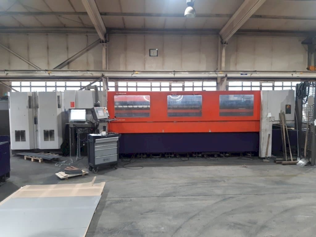 A Bystronic Bystar 4020  gép elölnézete