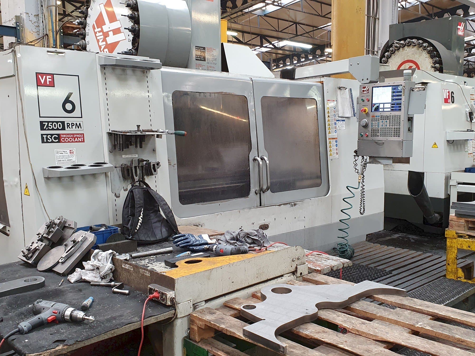 A HAAS VF-6 / 50HE  gép elölnézete