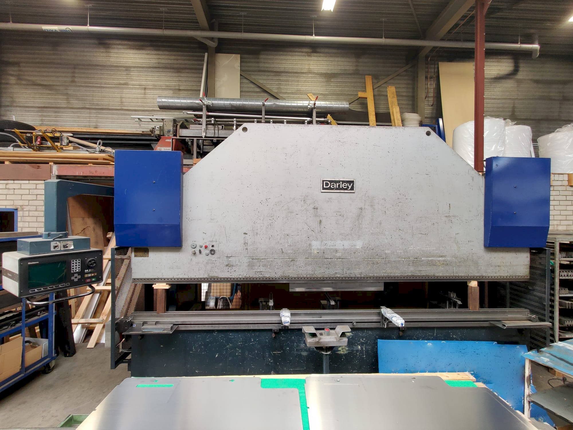 A Darley EHP150 43/37  gép elölnézete