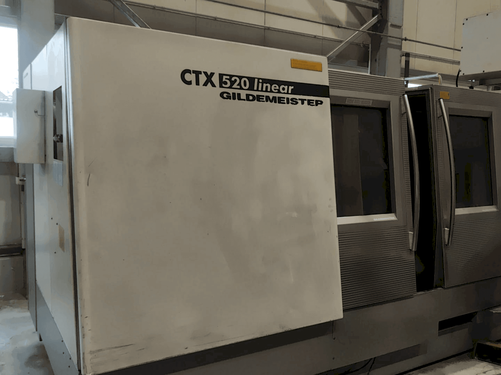 A Gildemeister CTX 520 linear  gép elölnézete