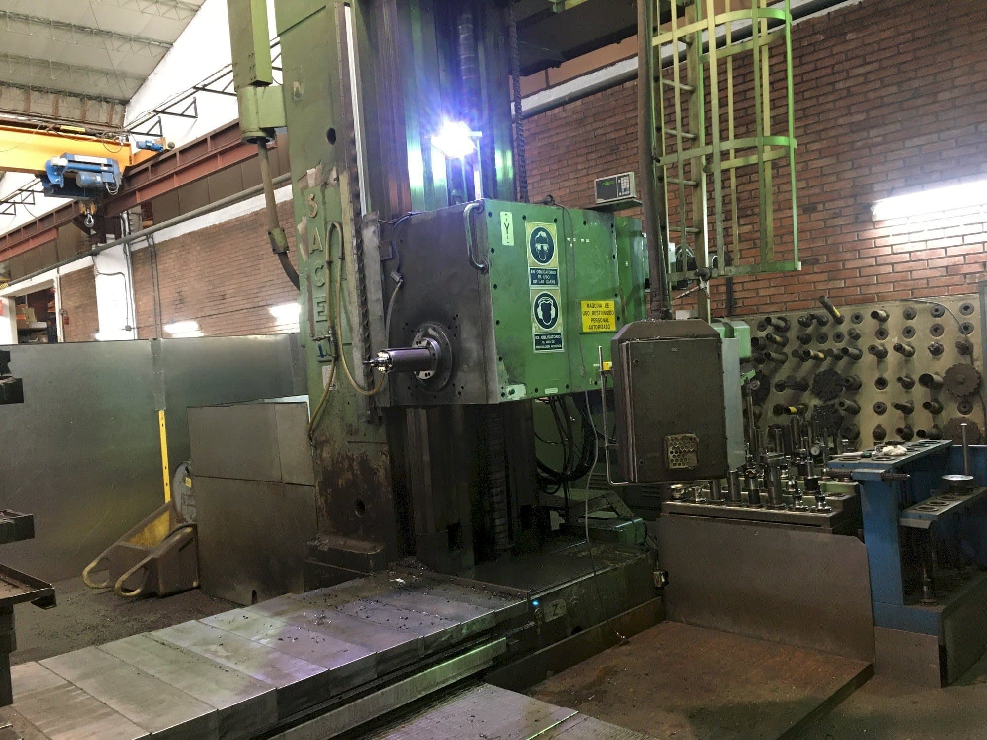 A Sacem									 M.S.T 130 C/N  gép elölnézete