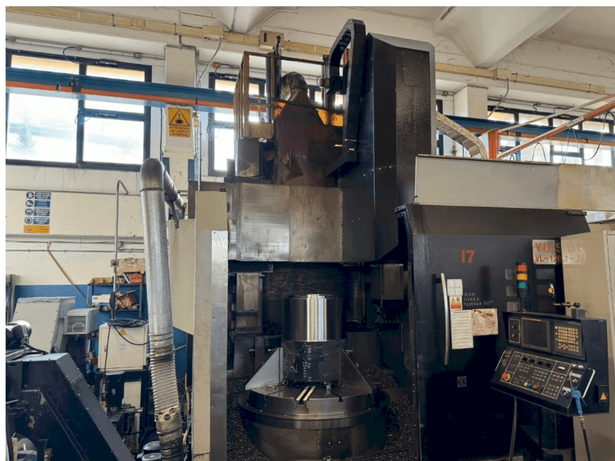 A YU SHINE YS-VL-1200 ATC+C  gép elölnézete