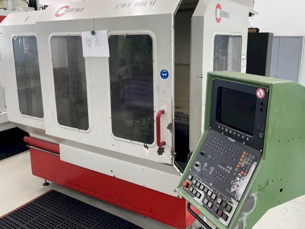 A HERMLE UWF1001  gép elölnézete