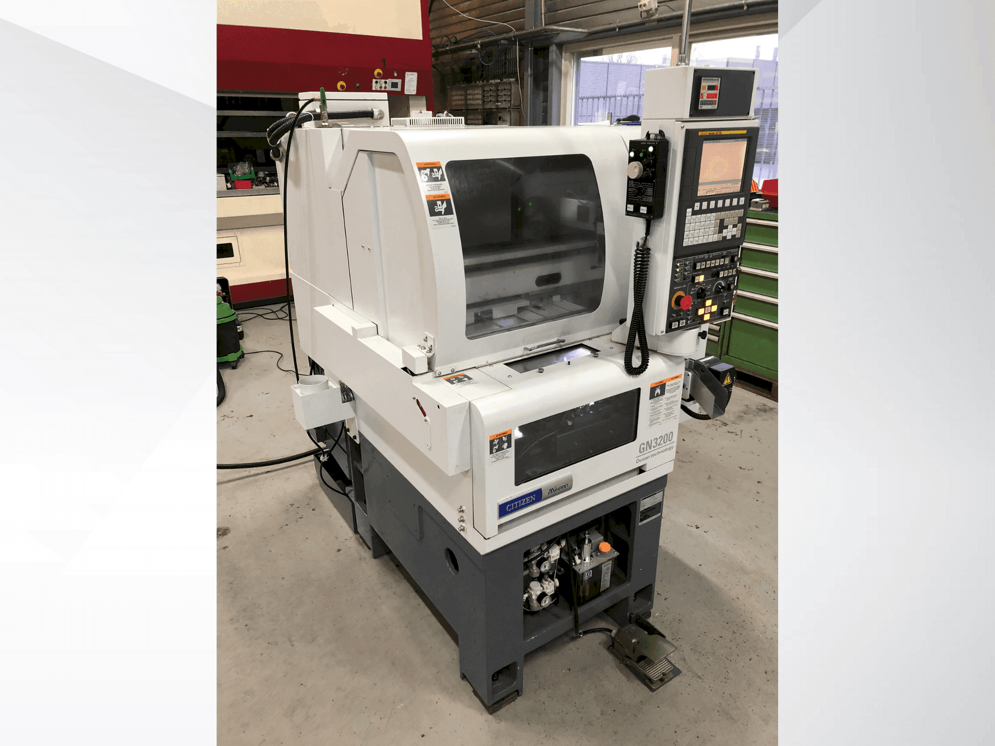 A Citizen Miyano GN-3200  gép elölnézete