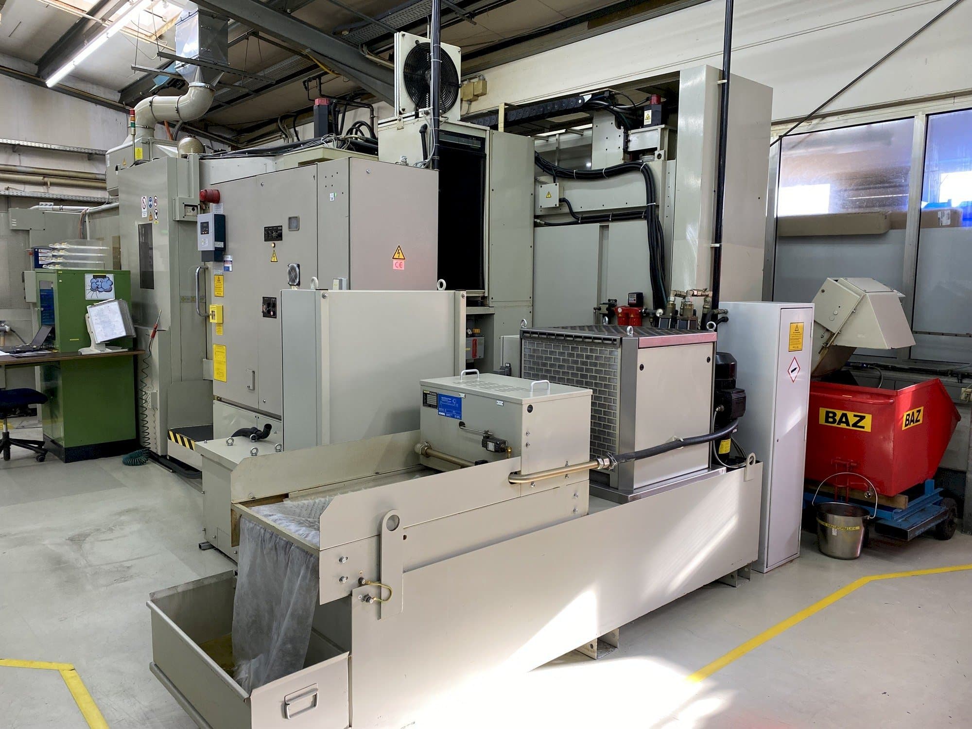 A Mitsui Seiki HU50A  gép elölnézete