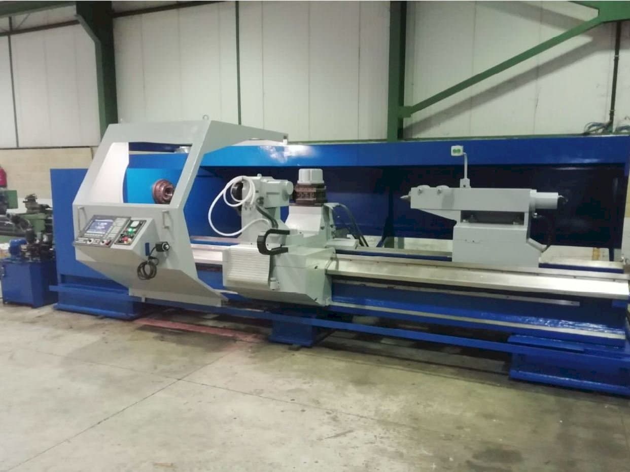 A Gurutzpe A-1000  gép elölnézete