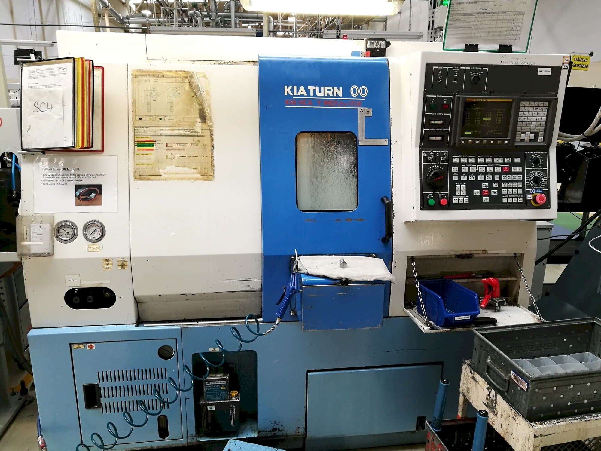 A Kia Super Kia Turn 200  gép elölnézete