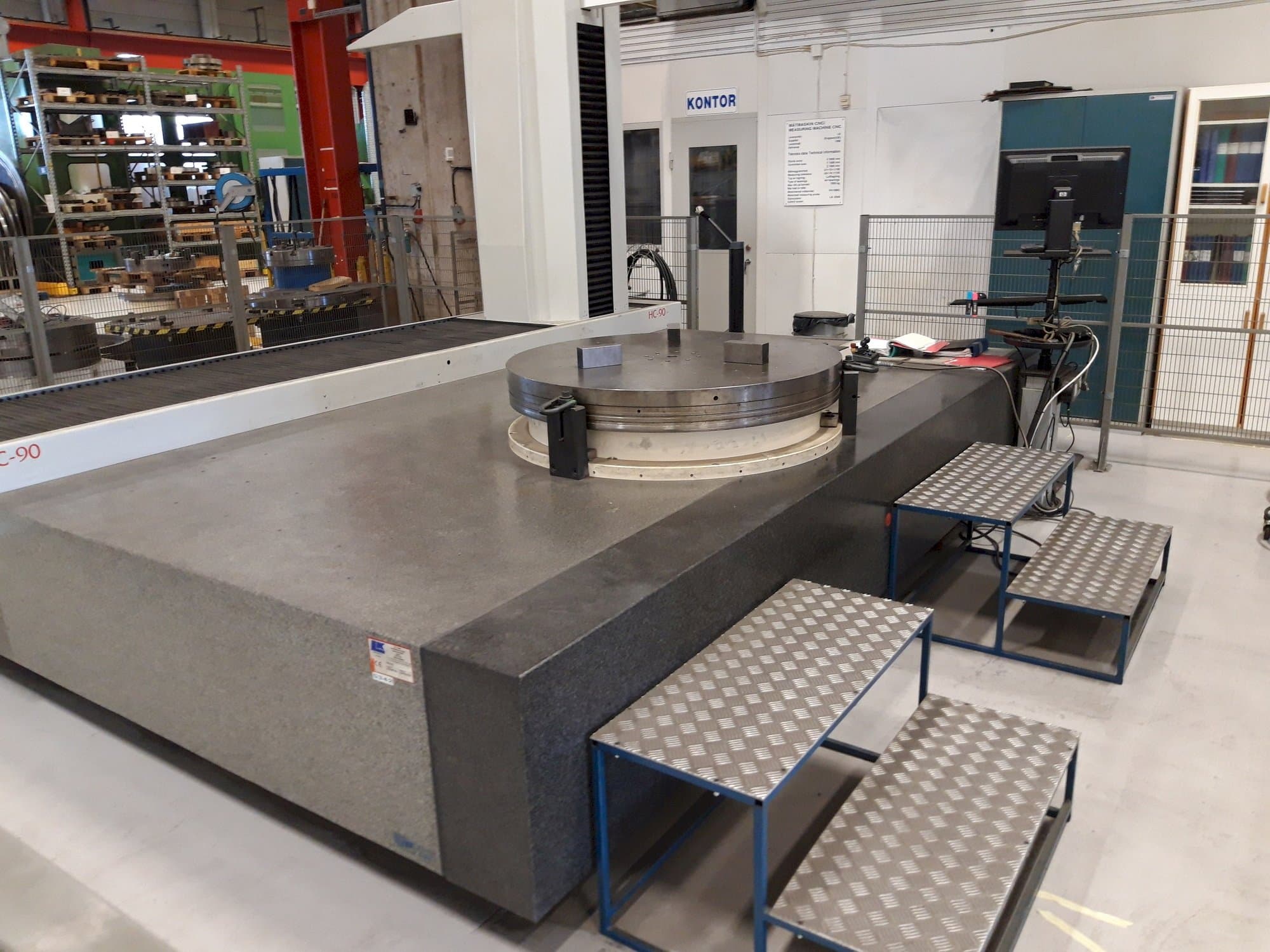 A LK HC90  gép elölnézete