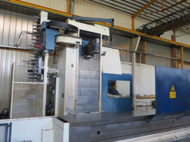 A Correa L 30/84 gép elölnézete