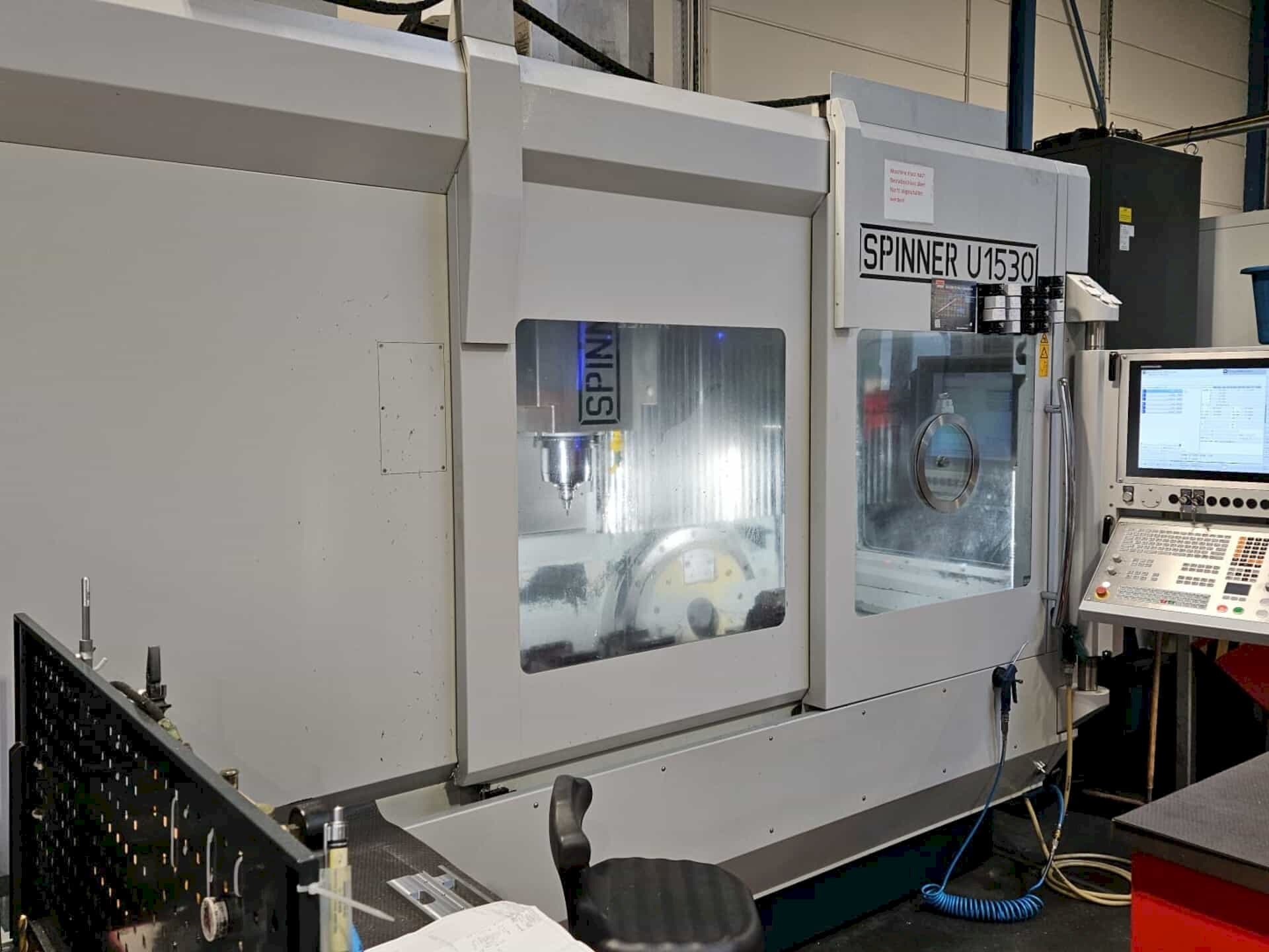 A SPINNER U 1530  gép elölnézete