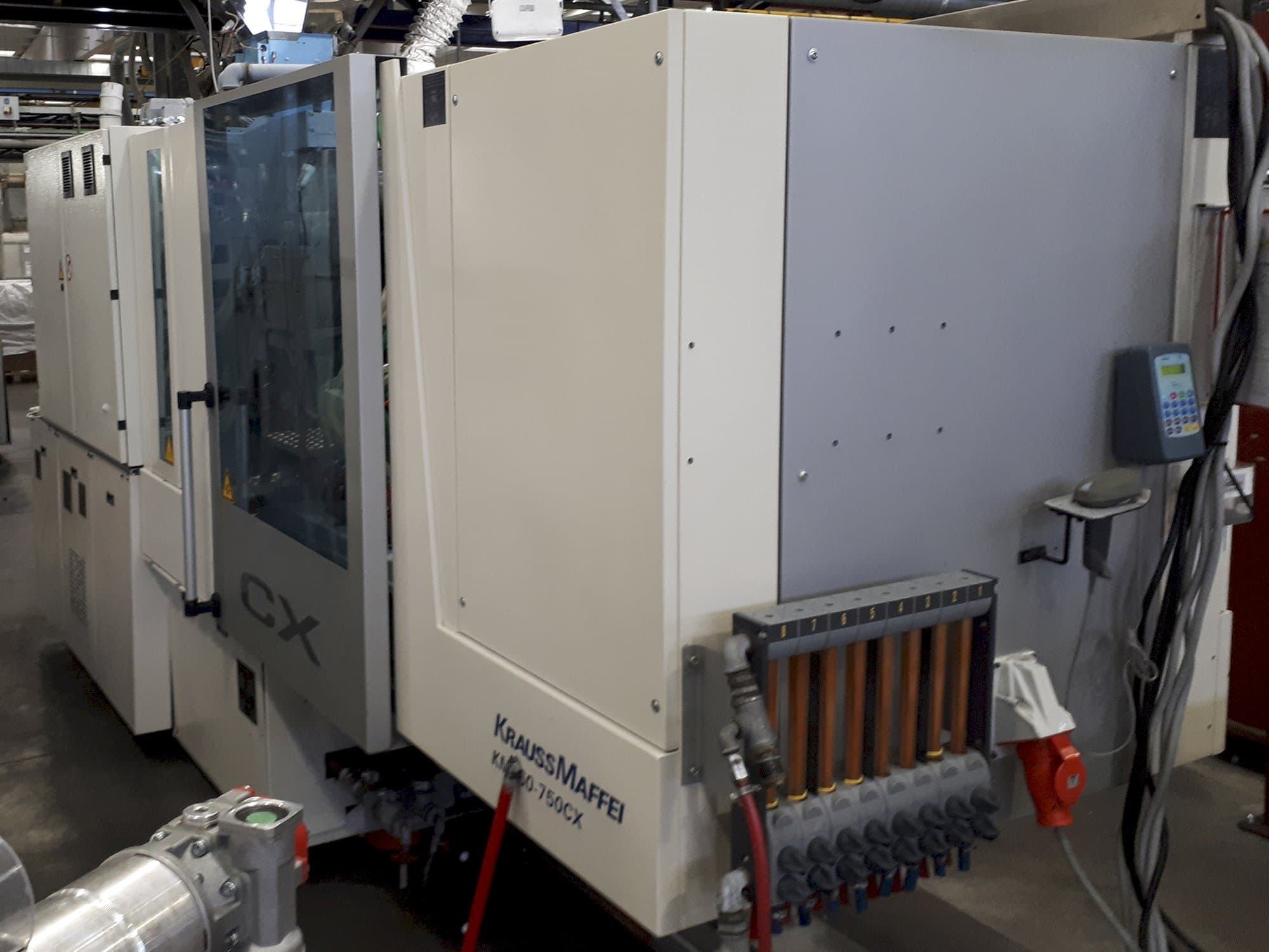 A Krauss Maffei 160-750 CX gép elölnézete